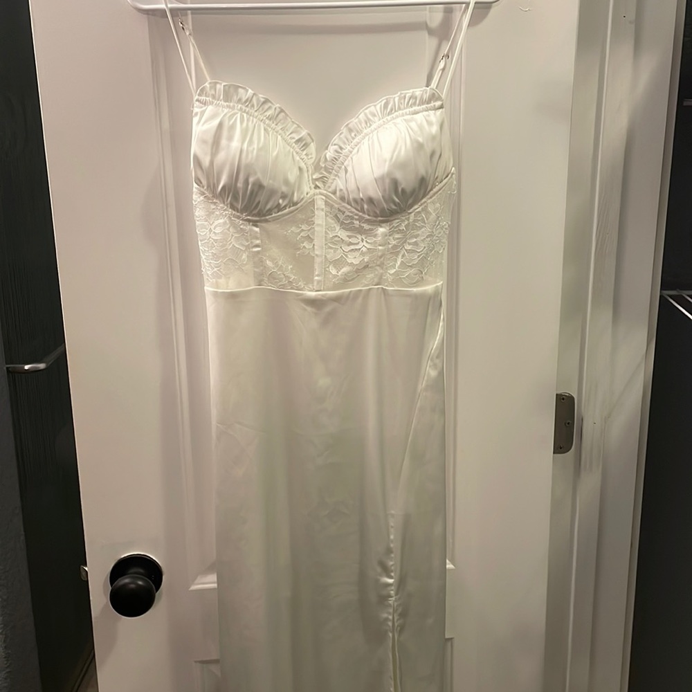 Selfie Leslie size small NEVER worn